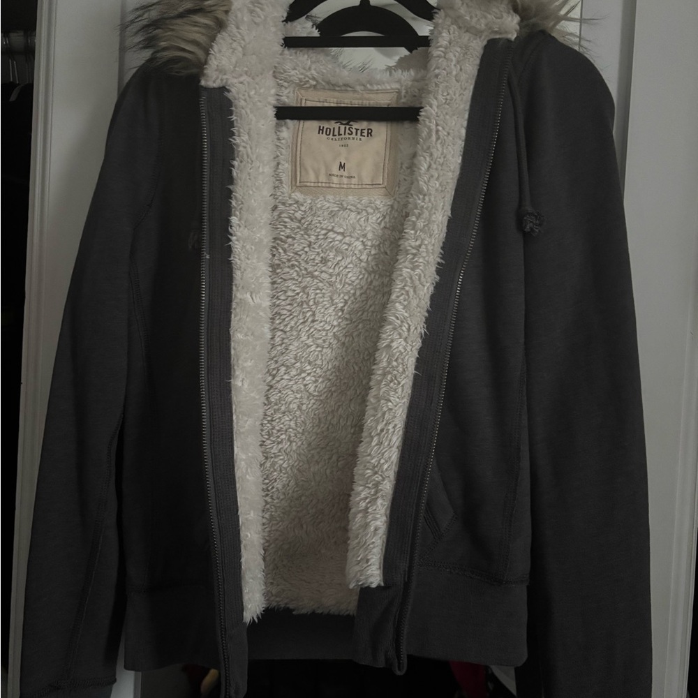 Y2k Hollister Jacket with Faux Fur Hood - Picture 4 of 4